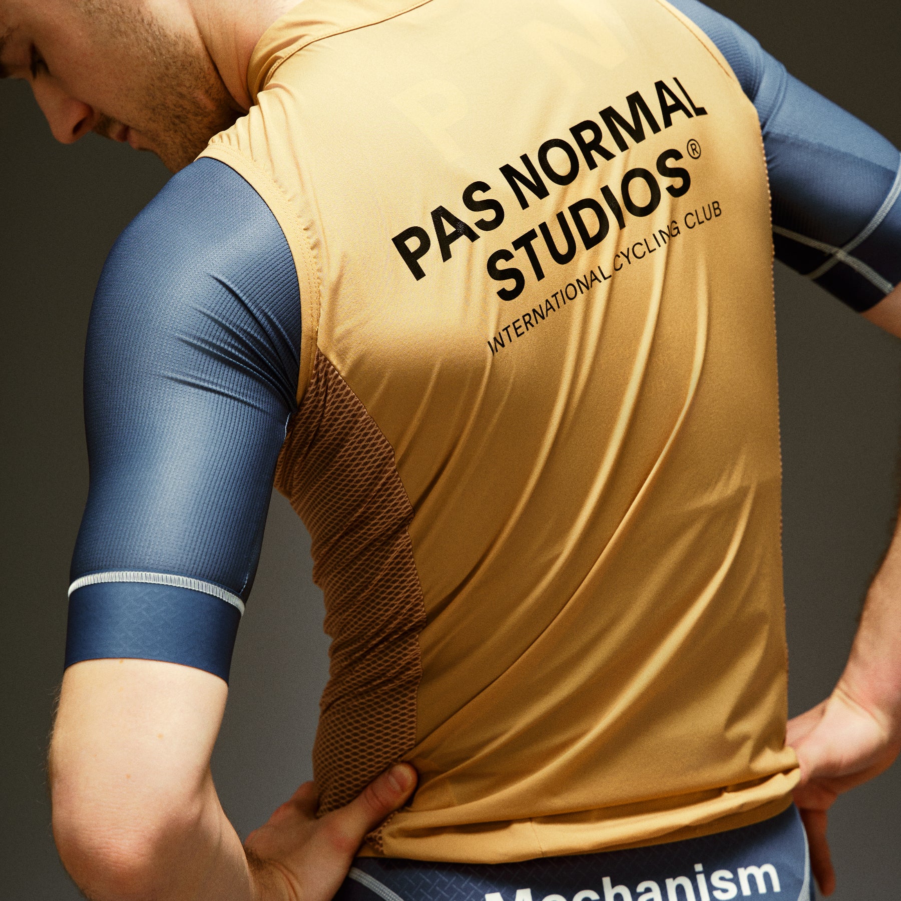 Mechanism Stow Away Gilet - Camel