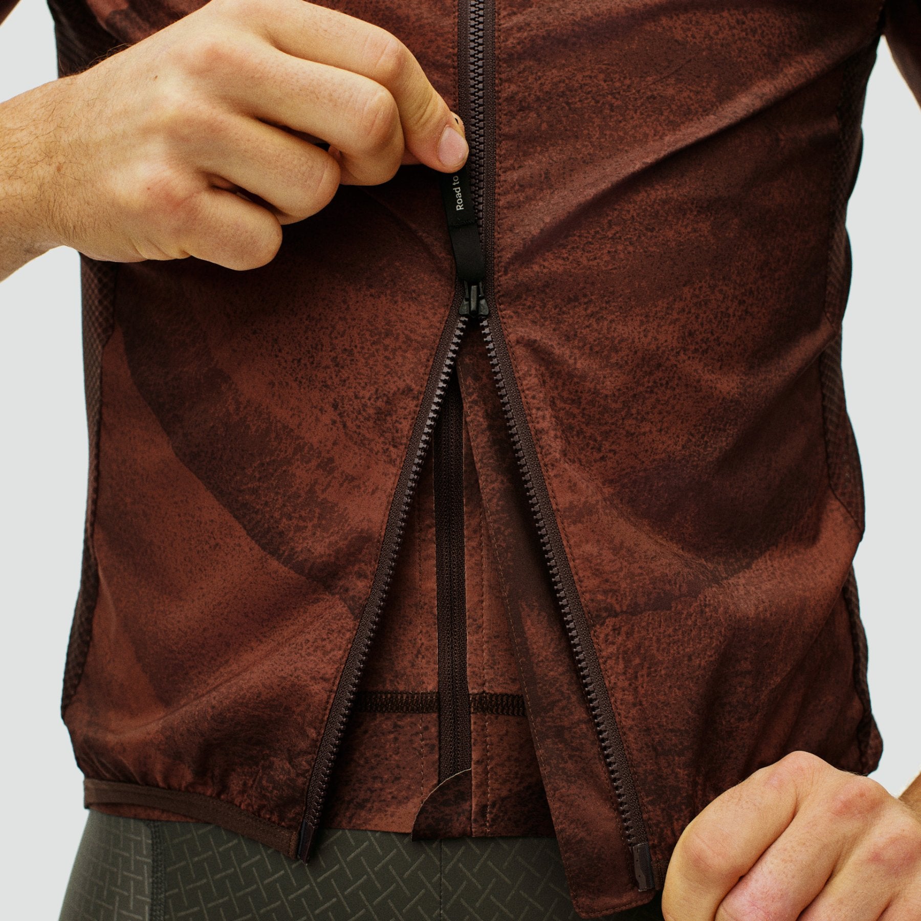 Mechanism Stow Away Gilet - AOP Light Brown