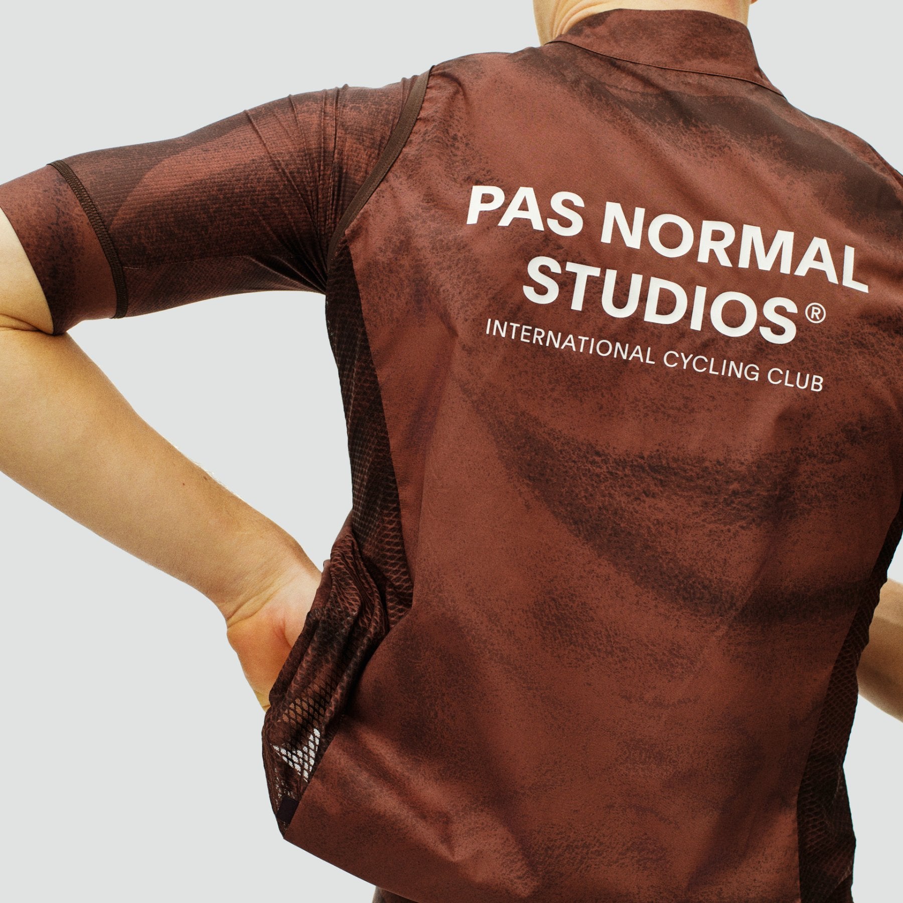 Mechanism Stow Away Gilet - AOP Light Brown