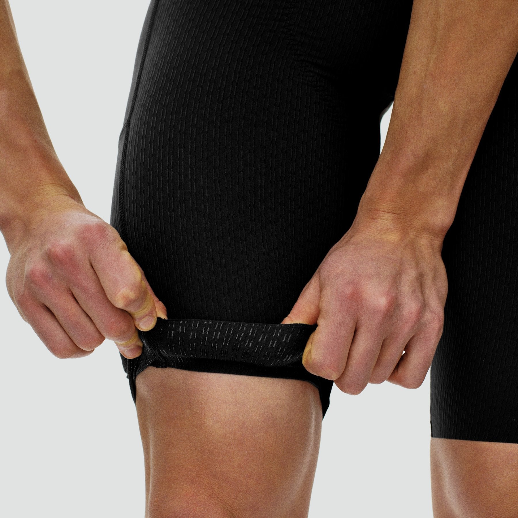 Essential Light Cargo Bibs - Black