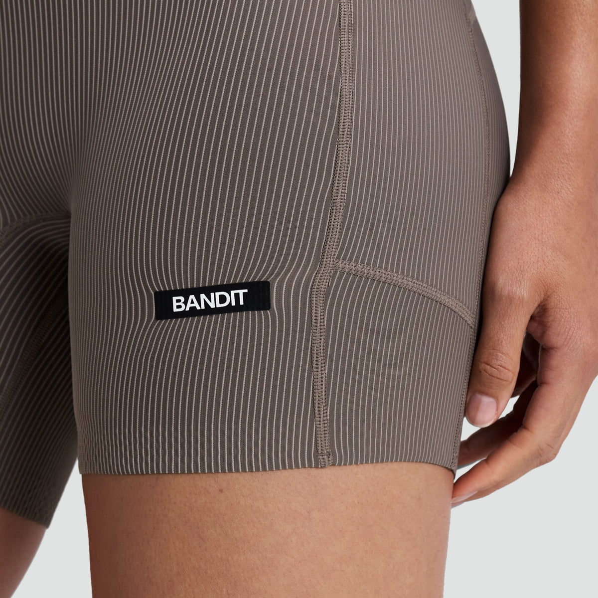 Women's Striped Cadence™ 5" Compression Shorts - Concrete Taupe / Cocoa