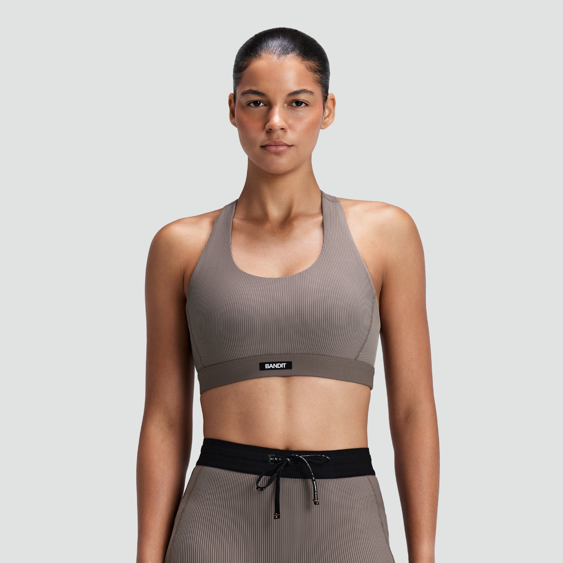 Women's Striped Cadence™ Scoop Neck T-Back Run Bra - Concrete Taupe / Cocoa