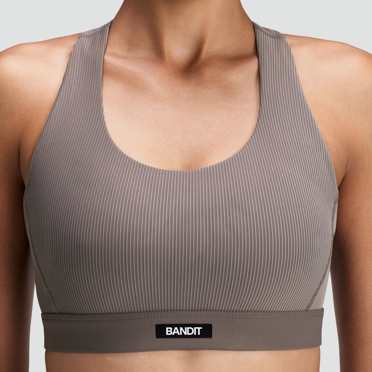 Women's Striped Cadence™ Scoop Neck T-Back Run Bra - Concrete Taupe / Cocoa