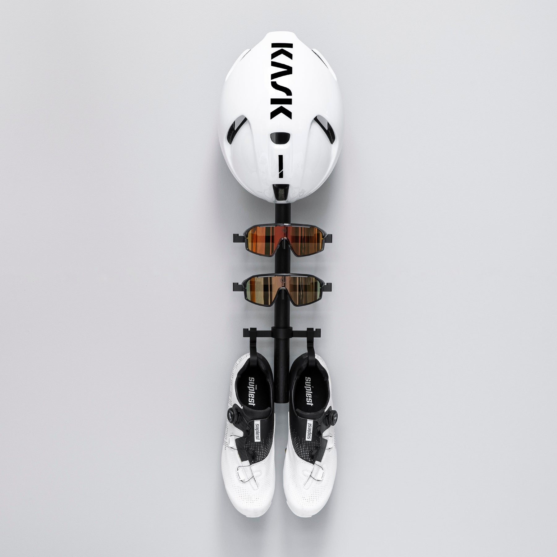Rack| C . Shoes + 2x Glasses + Helmet - Matt Black