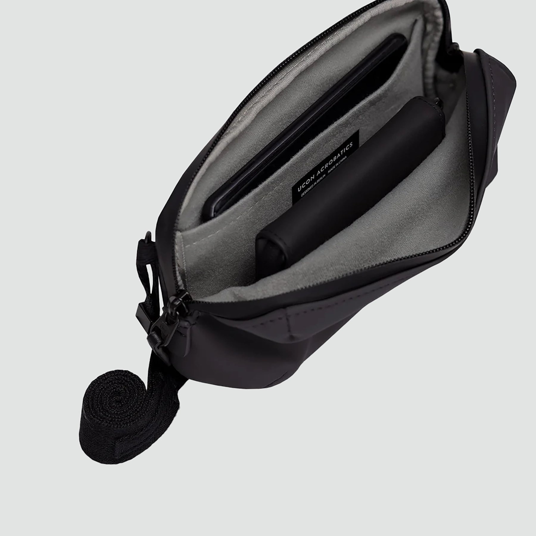 Ando Medium Bag - Black