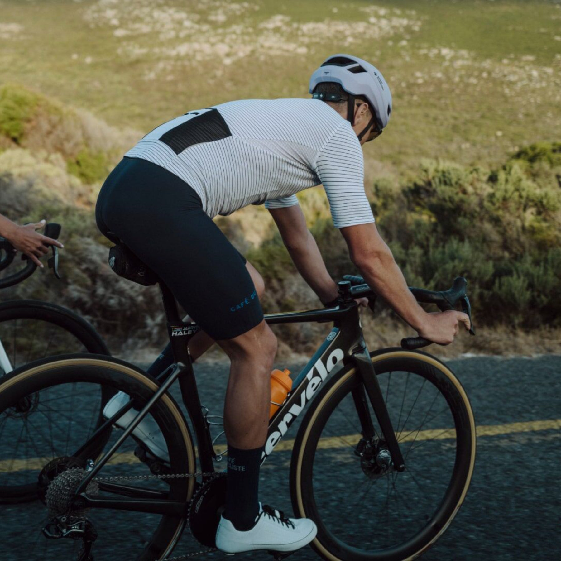 Café du Cycliste Men's Francine Jersey - White – Le Club